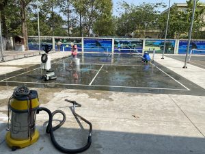 vệ sinh thảm sàn sân tennis, cầu lông